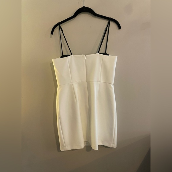NWT Gianni Bini White Mini Dress with Black Cups - Picture 6 of 6